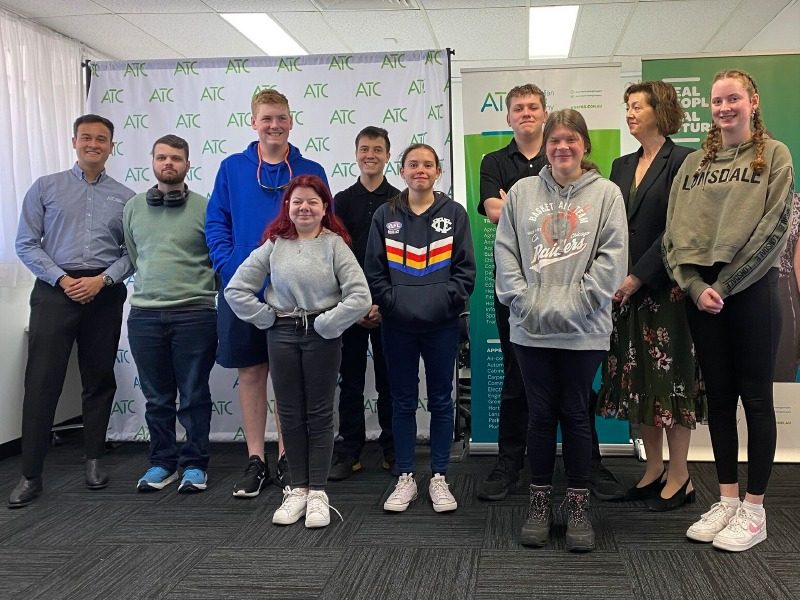 Tile800x600px-StudentsFromPathwaysToEmploymentProgram